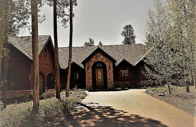 464 Silver Cir