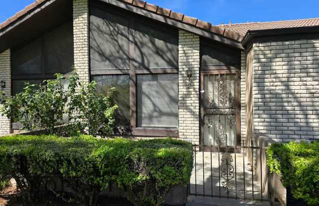 2 Bedroom 2 Bath Town Home in Town Oaks