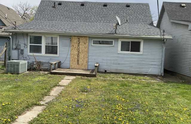 1234 S Sheffield Avenue