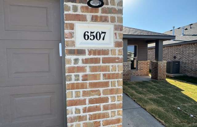 Brand Newer Construction 3/2/2