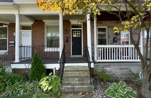 Charming 3 Bedroom/3 Bathroom Townhome with Den in Hampden, MD!