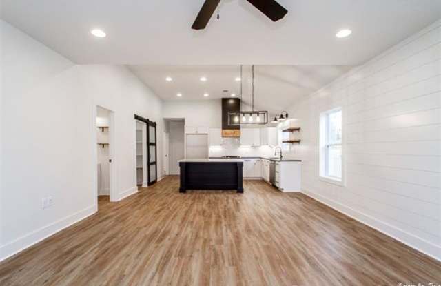 Home in Benton