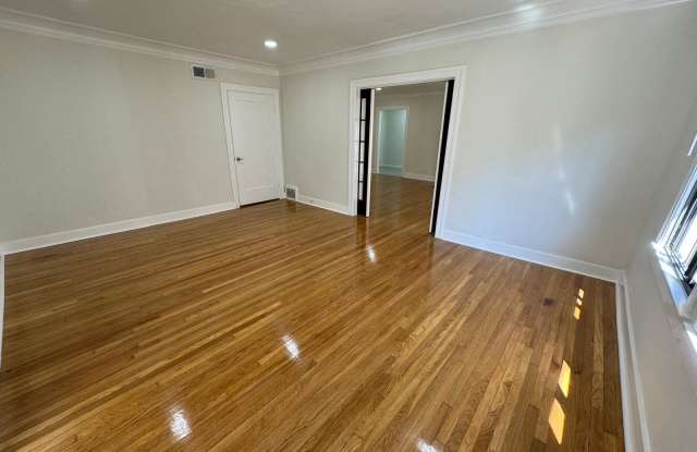 239 South Mansfield Avenue