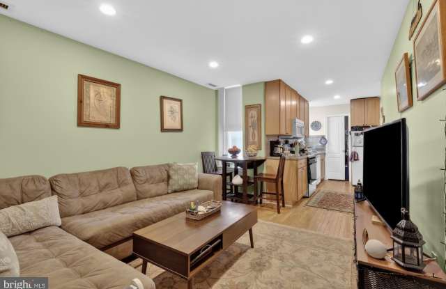 4215 RIDGE Avenue unit: 3