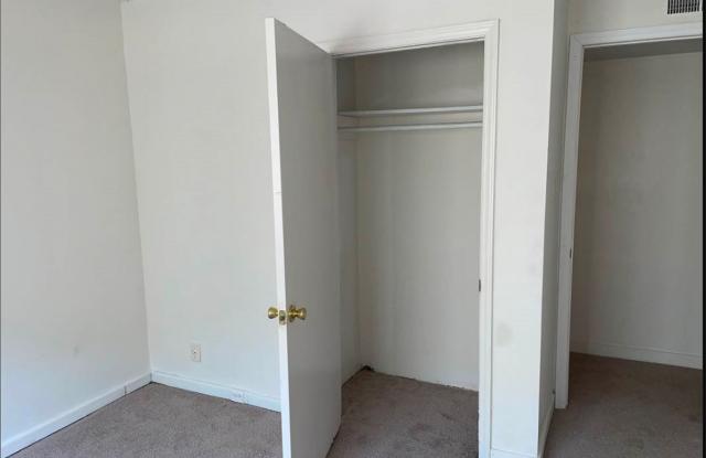 Spacious, three bedroom apartments in safe and quiet neighborhood of Charlotte