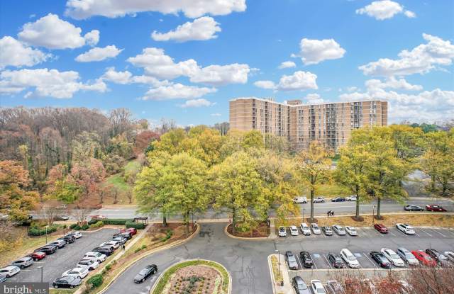 Photo of 2300 PIMMIT unit: 1012