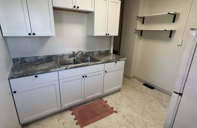 617 Rhomberg Avenue - 617
