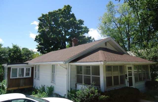 410 E Hillside Drive