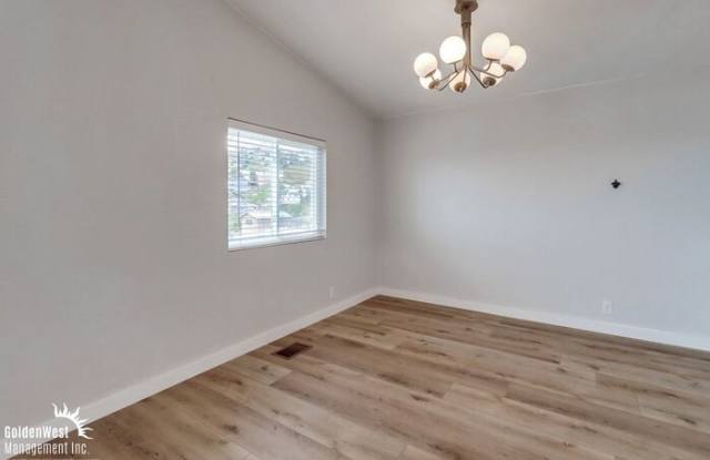 1221 Coronado Avenue