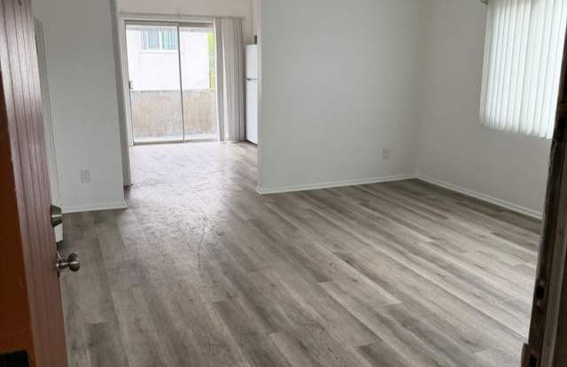 Photo of 13238 Vanowen Street