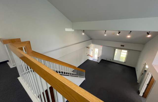 401 JEFFERSON Street E unit: 208