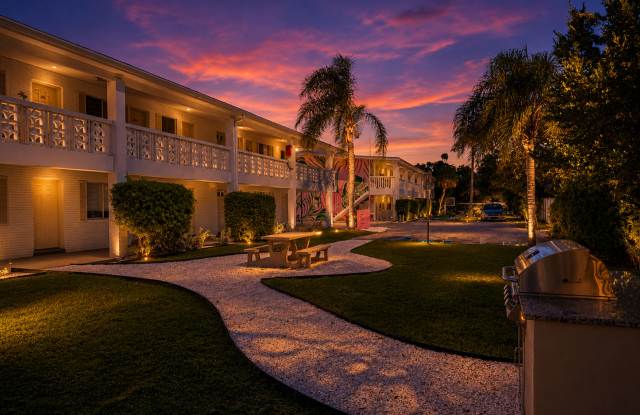 Palms on 31