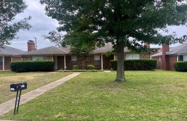 3233 Lexington Drive