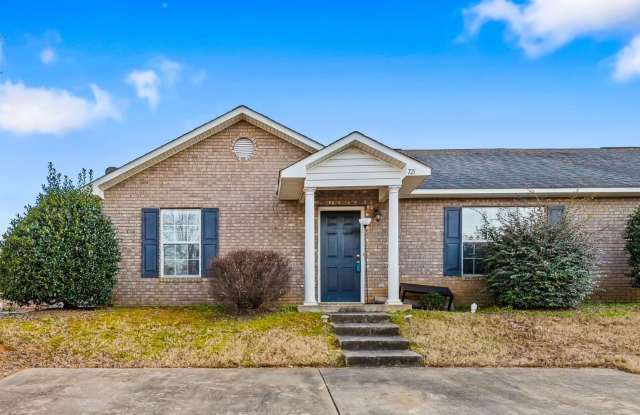 Great Location 3bed/3bath Duplex in Longleaf for August!