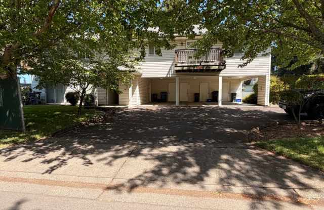 2-Bedroom 1 1/2-bathroom Apartment TOP UNIT