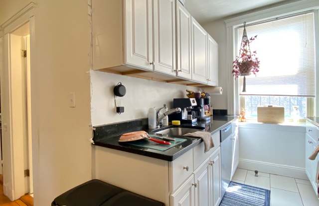 Updated Large One Bedroom Top Floor