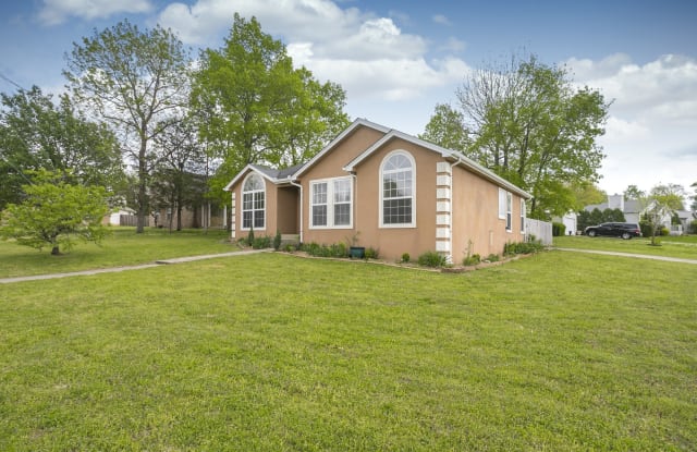 800 Troy Cv - 800 Troy Cove, La Vergne, TN 37086