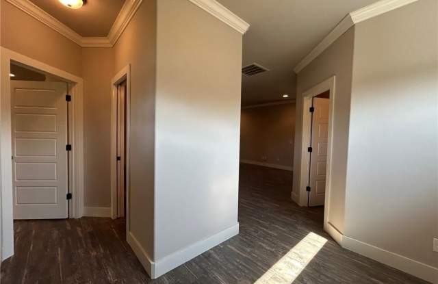 3100  SW Warberry  AVE