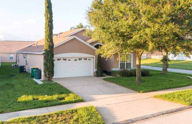 Beautiful Fully Furnished 4 Bedroom 3 Bathroom Pool Home!!!