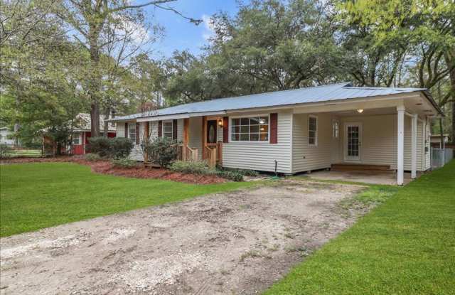 Completely Renovated 3 Bed 2 Bath home with HUGE fenced yard  shed - 20104 Palm Boulevard, St. Tammany County, LA 70435