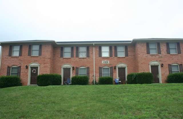 Photo of 228 CALUMET DR2