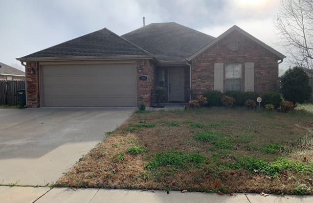 1298 S Blue Willow Ave - 1298 South Blue Willow Avenue, Fayetteville, AR 72701