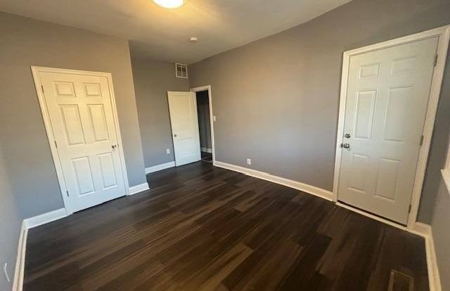 1300 N KENWOOD Avenue