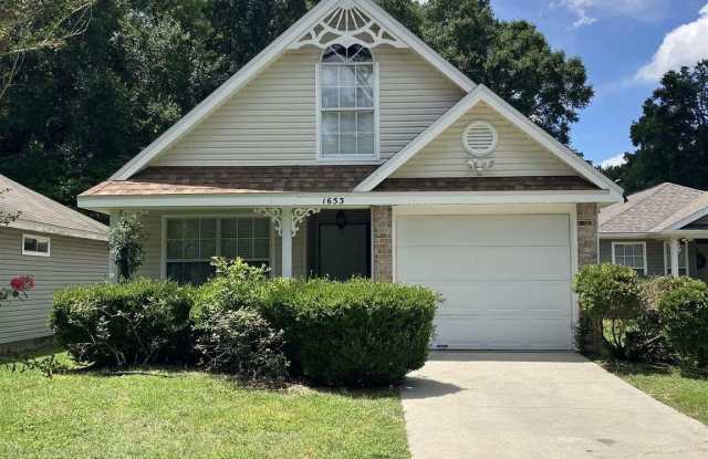 Photo of 1653 Governors Dr