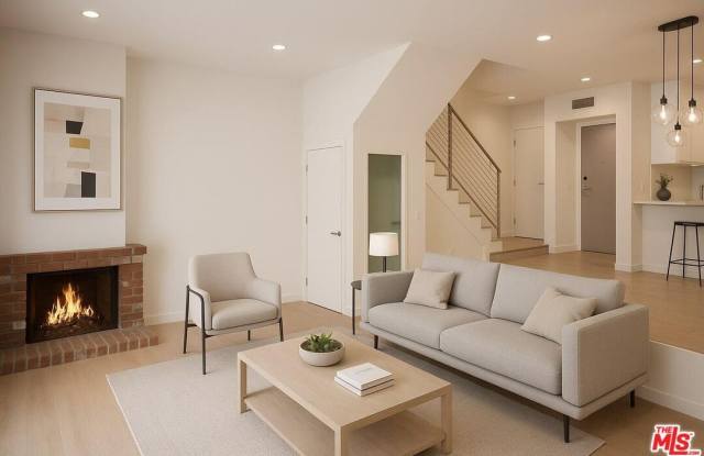 508 N Kings Rd unit: 1