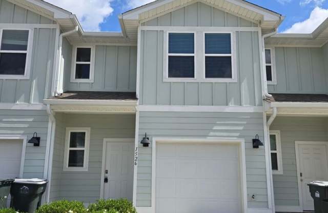 1526 Farragut Way