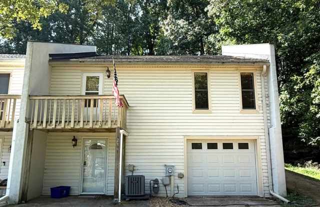 Photo of 3 Bedroom Townhome located walking distance to Downtown Woodstock!