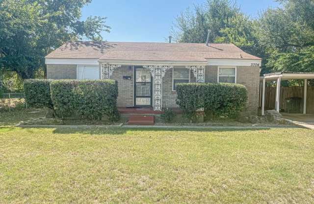Updated 2 Bed Home with Garage, Huge Yard & Storage in Del City