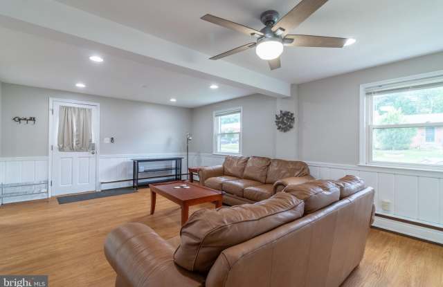 10305 BEAUMONT STREET