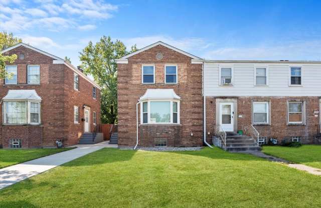 Photo of 1380 Wentworth Avenue