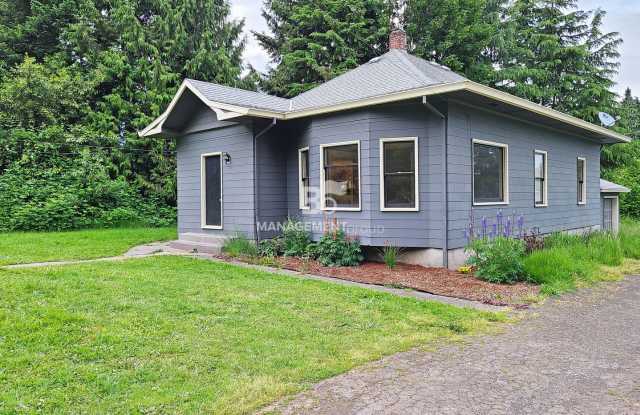 Photo of Charming Milwaukie Home on Spacious Lot! Updated Kitchen, Hardwood Floors  More!