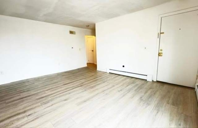 2200 PATERSON PLANK RD