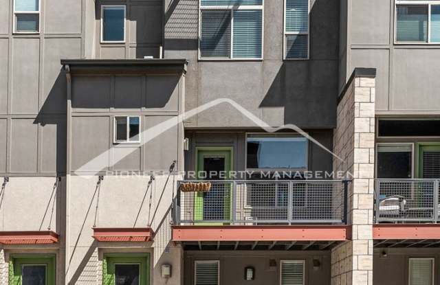 Beautiful Townhome with 2 Car Garage and Central A/C