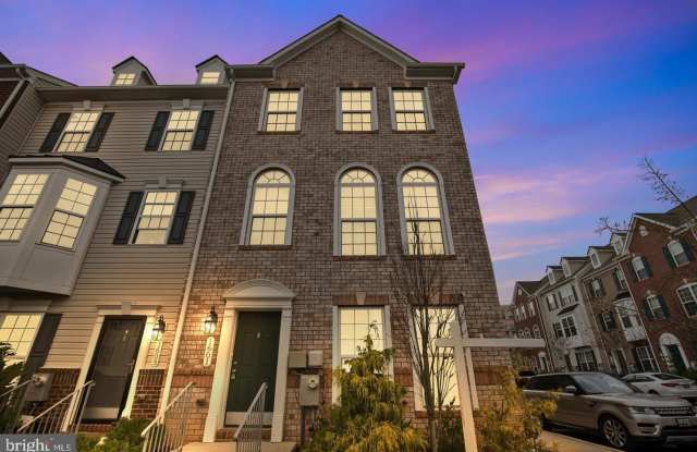 1601 WESBOURNE Drive