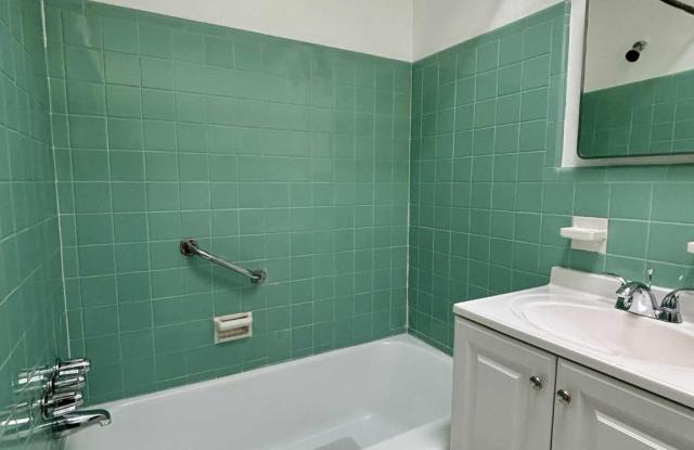 1303 E JOHNSON Street unit: 2