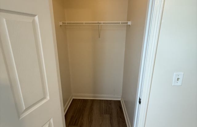 24 Jade Ct #7