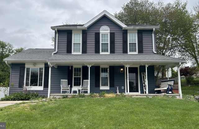 215 HITCHING POST Drive
