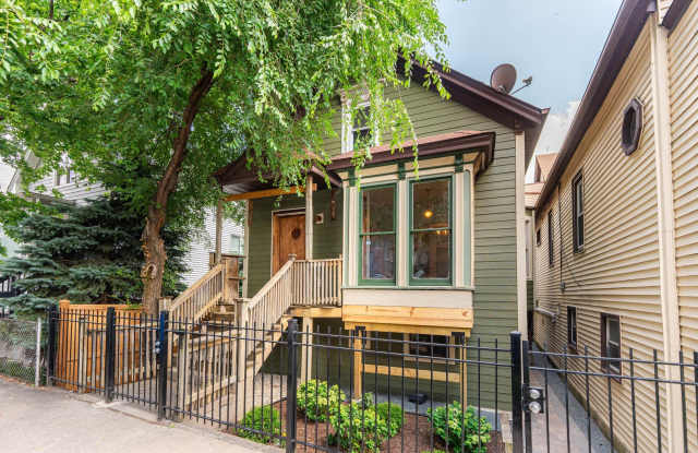 2735 W Saint Georges Court