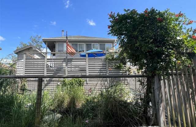 607 Bayberry Walk