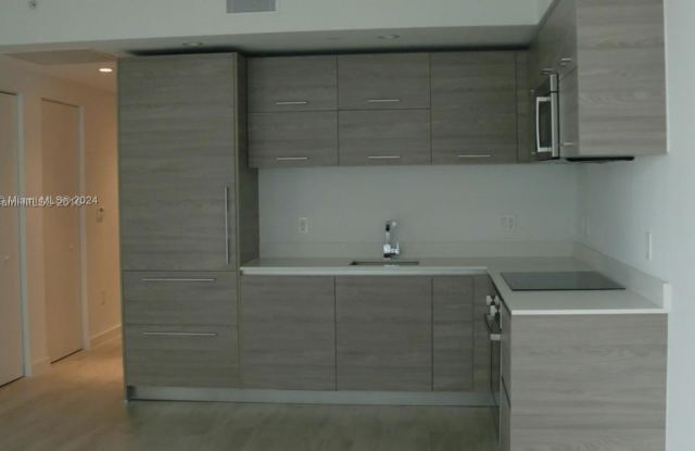 Beautiful 1 bed/1.5 baths + DEN unit at Dua Residences