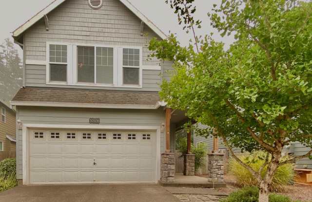 **$500 OFF YOUR FIRST FULL MONTH'S RENT!** – Wilsonville Two Level Home Close to Parks, Shopping and Restaurants