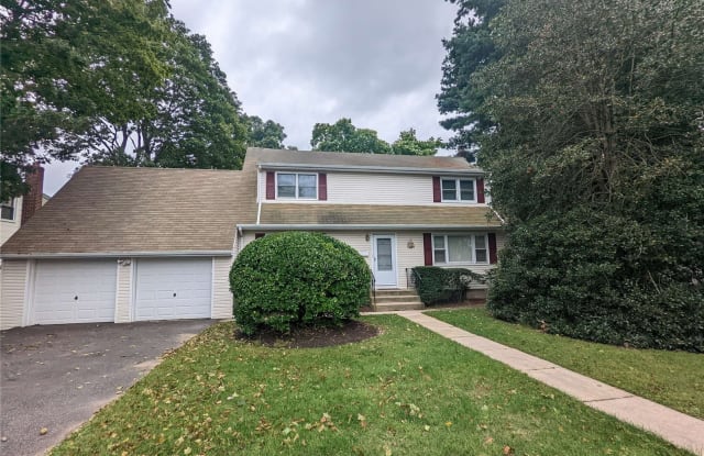 32 Dawson Street - 32 Dawson Street, South Huntington, NY 11746