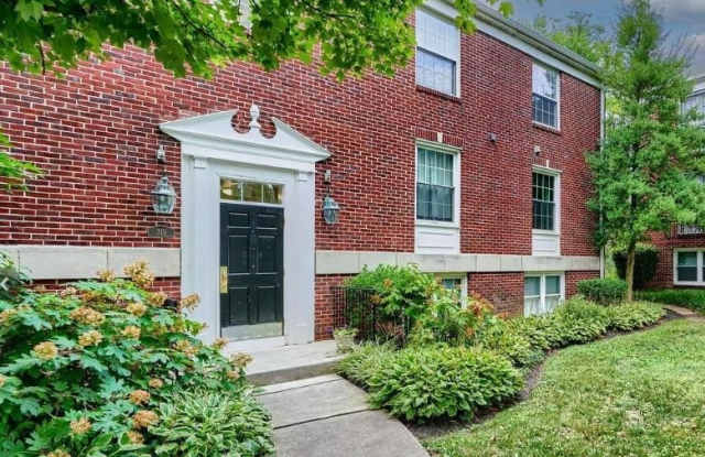 Photo of 319 HOMELAND SOUTHWAY unit: 2B