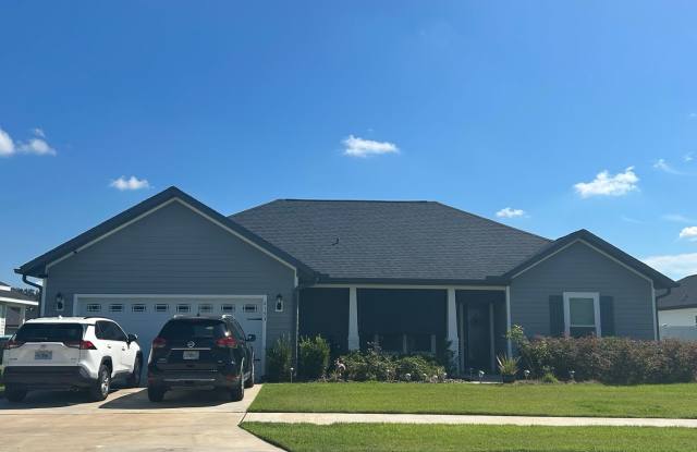 Photo of Spectacular 4/3 with Garage