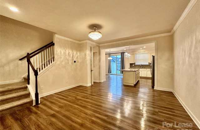 5733 Lachlan Hill Lane