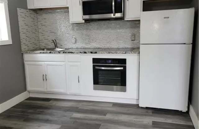 76 North Clinton Street - 3rd Floor